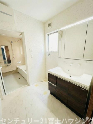 �_�ސ쌧������s�\�ԍ�2���ڂ̒��È�ˌ��Ă̐��ʑ�E���ʏ�