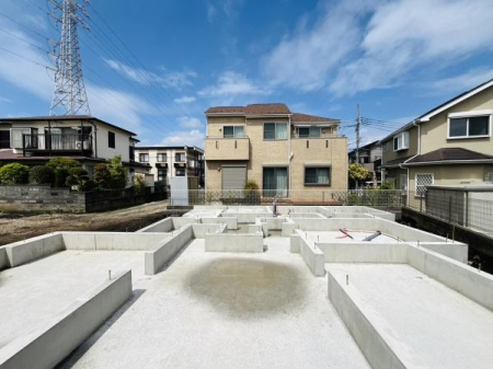 �_�ސ쌧����s���q�̐V�z��ˌ��Ă̑O�ʓ��H�܂ތ��n�ʐ^