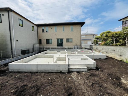 �_�ސ쌧����s���q�̐V�z��ˌ��Ă̑O�ʓ��H�܂ތ��n�ʐ^