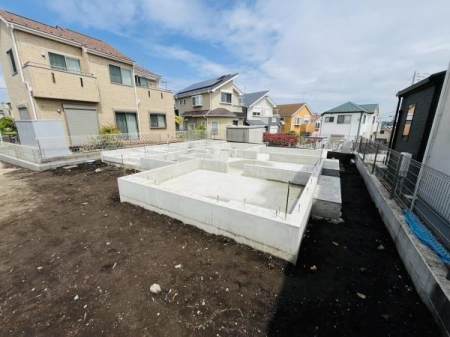 �_�ސ쌧����s���q�̐V�z��ˌ��Ă̑O�ʓ��H�܂ތ��n�ʐ^