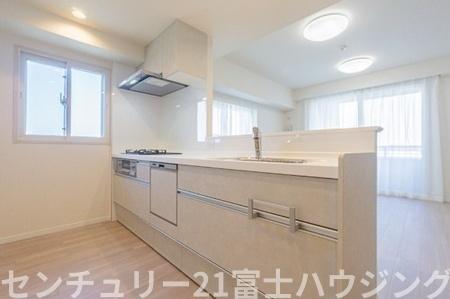 �_�ސ쌧����s�쓡��̒��Ã}���V�����̃L�b�`��