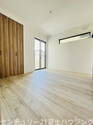 �_�ސ쌧������s�H��1���ڂ̐V�z��ˌ��Ă̐Q��