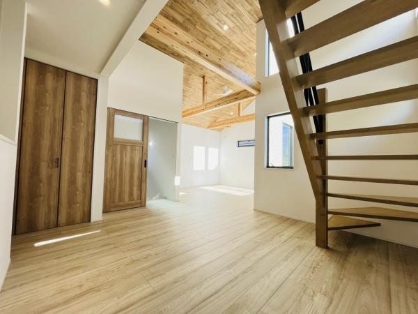 �_�ސ쌧������s�H��1���ڂ̐V�z��ˌ��Ẵ��r���O