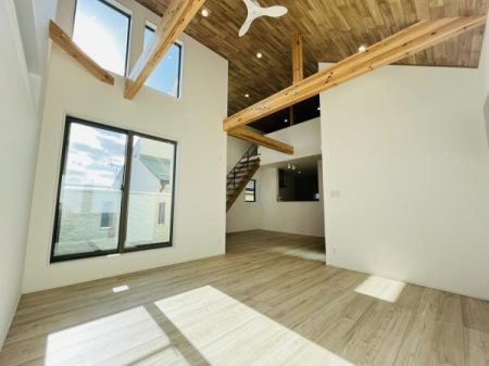 �_�ސ쌧������s�H��1���ڂ̐V�z��ˌ��Ẵ��r���O