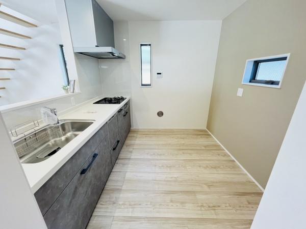 �_�ސ쌧������s�H��1���ڂ̐V�z��ˌ��ẴL�b�`��