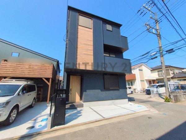 �_�ސ쌧������s����1���ڂ̐V�z��ˌ��Ă̑O�ʓ��H�܂ތ��n�ʐ^