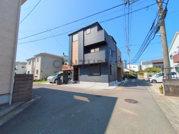 �_�ސ쌧������s����1���ڂ̐V�z��ˌ��Ă̑O�ʓ��H�܂ތ��n�ʐ^