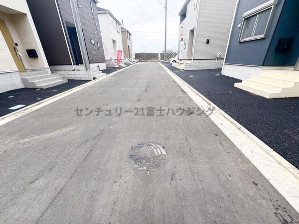 _ސ쌧s2ڂ̐VzˌĂ̑OʓH܂ތnʐ^