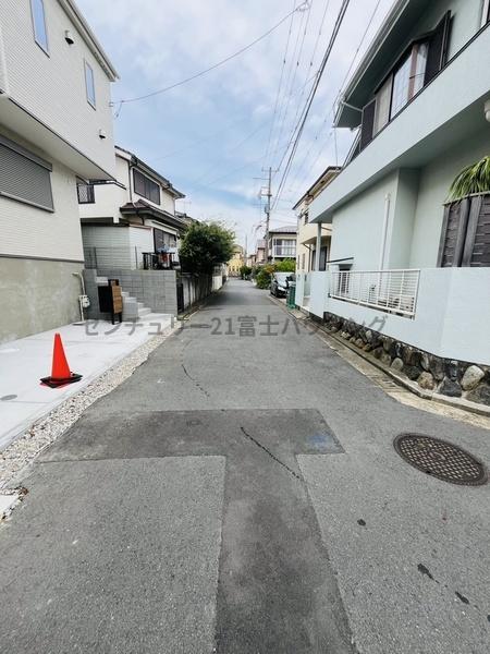 _ސ쌧sac1ڂ̐VzˌĂ̑OʓH܂ތnʐ^