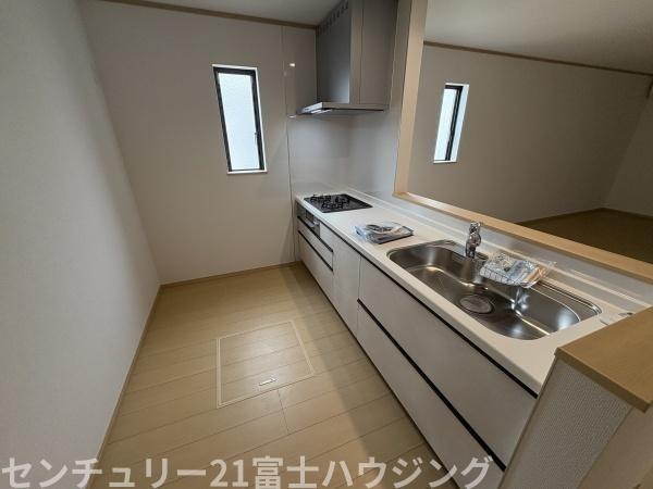 �_�ސ쌧������s����2���ڂ̐V�z��ˌ��ẴL�b�`��