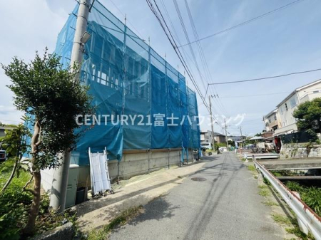 _ސ쌧qsÂ̐VzˌĂ̑OʓH܂ތnʐ^