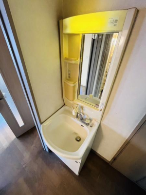 _ސ쌧sJ4ڂ̒ÈˌĂ̐ʑEʏ