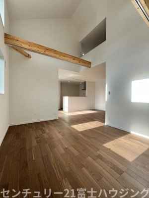 �_�ސ쌧������s����5���ڂ̐V�z��ˌ��Ẵ��r���O