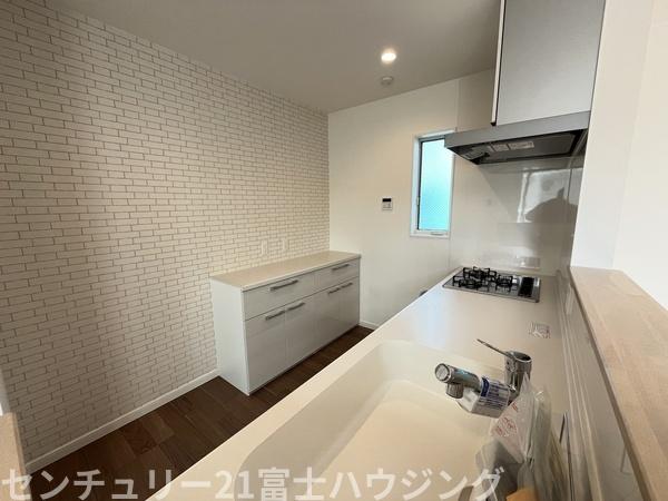 �_�ސ쌧������s����5���ڂ̐V�z��ˌ��ẴL�b�`��