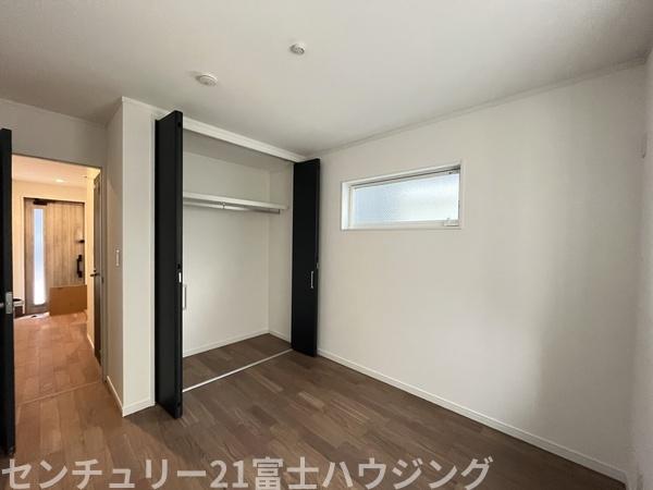 �_�ސ쌧������s����5���ڂ̐V�z��ˌ��Ă̐Q��