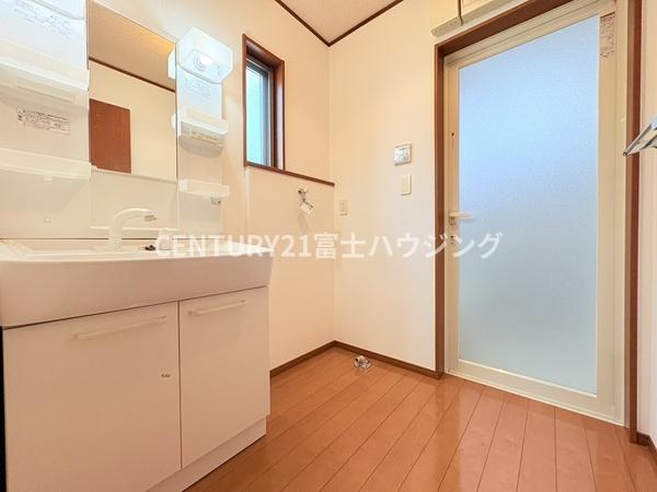 _ސ쌧sx̒ÈˌĂ̐ʑEʏ