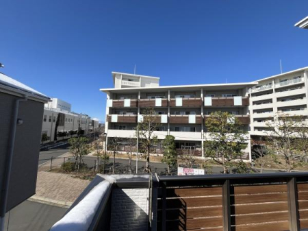 �_�ސ쌧������s���5���ڂ̐V�z��ˌ��Ă̏Z�˂���̒��]�ʐ^