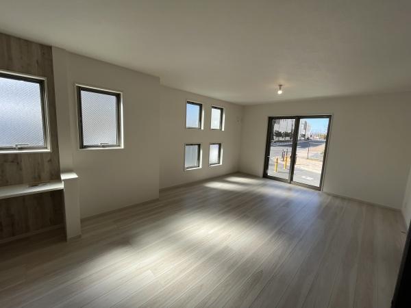 �_�ސ쌧������s���5���ڂ̐V�z��ˌ��Ẵ��r���O