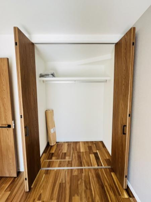 �_�ސ쌧������s�l�{��̐V�z��ˌ��Ă̎��[