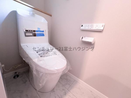 �_�ސ쌧������s�l�{��̐V�z��ˌ��Ẵg�C��