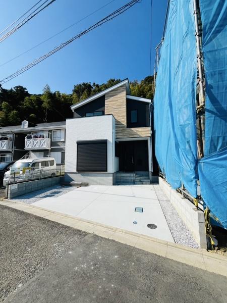 _ސ쌧s2ڂ̐VzˌĂ̑OʓH܂ތnʐ^