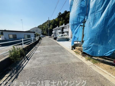 _ސ쌧s2ڂ̐VzˌĂ̑OʓH܂ތnʐ^