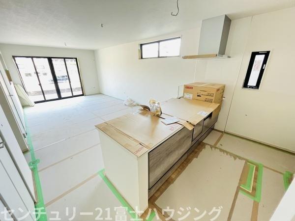 _ސ쌧s2ڂ̐VzˌẴrO