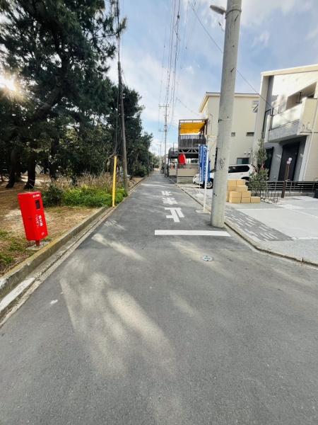 �_�ސ쌧������s�l�{��̐V�z��ˌ��Ă̑O�ʓ��H�܂ތ��n�ʐ^