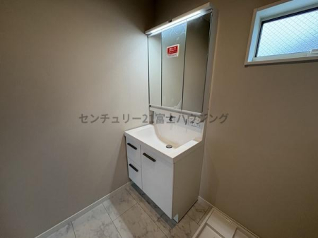 _ސ쌧s5ڂ̐VzˌĂ̐ʑEʏ