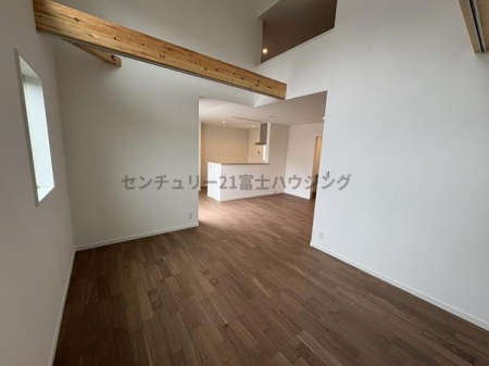 _ސ쌧s5ڂ̐VzˌẴrO