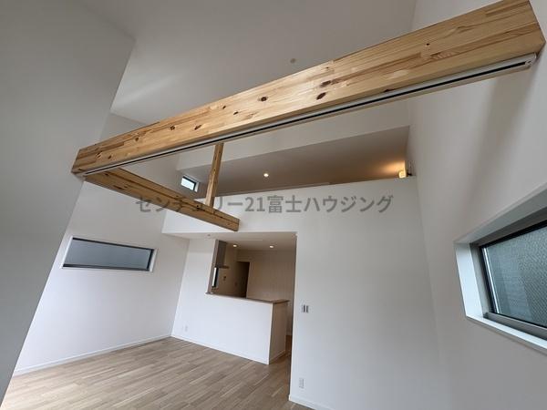 _ސ쌧s5ڂ̐VzˌẴrO