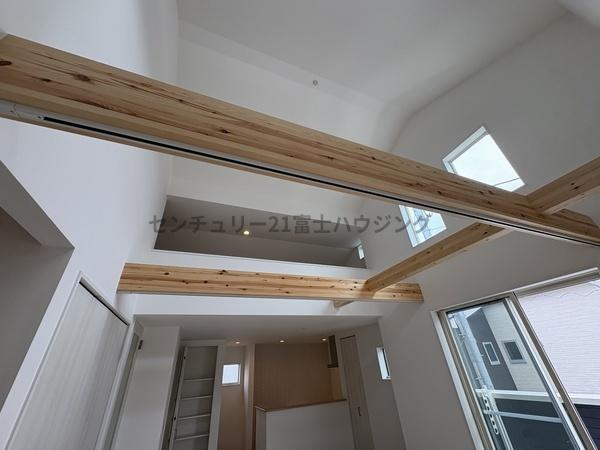 _ސ쌧s5ڂ̐VzˌẴrO