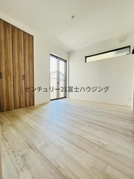 �_�ސ쌧������s�H��1���ڂ̐V�z��ˌ��Ă̐Q��