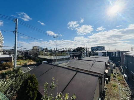 �_�ސ쌧������s�H��1���ڂ̐V�z��ˌ��Ă̏Z�˂���̒��]�ʐ^