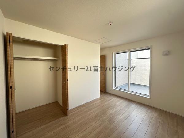 �_�ސ쌧������s�l�{��̐V�z��ˌ��Ẳ摜