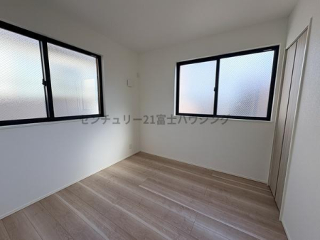 �_�ސ쌧������s������̐V�z��ˌ��Ẵ��r���O�ȊO�̋���