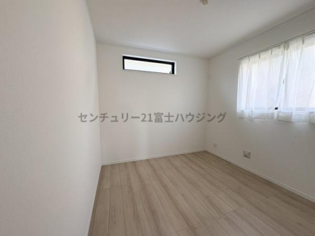 �_�ސ쌧������s������2���ڂ̐V�z��ˌ��Ẵ��r���O�ȊO�̋���