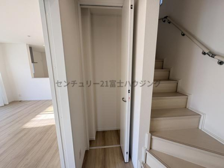 �_�ސ쌧������s������2���ڂ̐V�z��ˌ��Ă̎��[