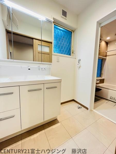 _ސ쌧lshѓ̒ÈˌĂ̐ʑEʏ