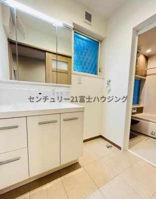 _ސ쌧lshѓ̒ÈˌĂ̐ʑEʏ