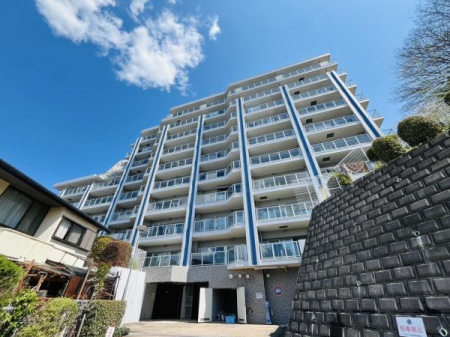 神奈川県藤沢市本藤沢6丁目の中古マンションの現地外観写真