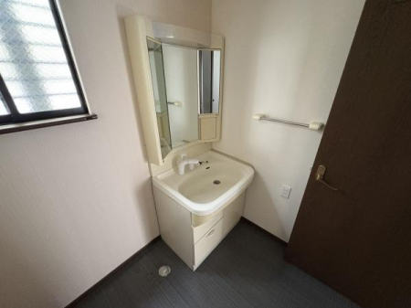 _ސ쌧sb2ڂ̒ÈˌĂ̐ʑEʏ