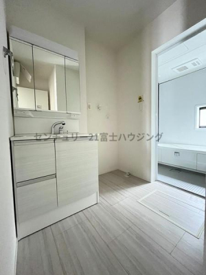 _ސ쌧s㊯̐VzˌĂ̐ʑEʏ