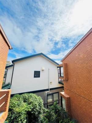 �_�ސ쌧����s�����C��5���ڂ̒��Ã}���V�����̏Z�˂���̒��]�ʐ^