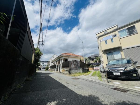 �_�ސ쌧������s���h�̒��È�ˌ��Ă̑O�ʓ��H�܂ތ��n�ʐ^