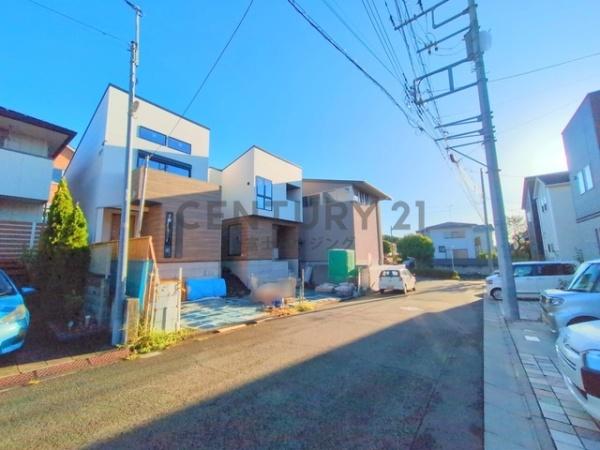 �_�ސ쌧����s�ΐ�̐V�z��ˌ��Ă̑O�ʓ��H�܂ތ��n�ʐ^