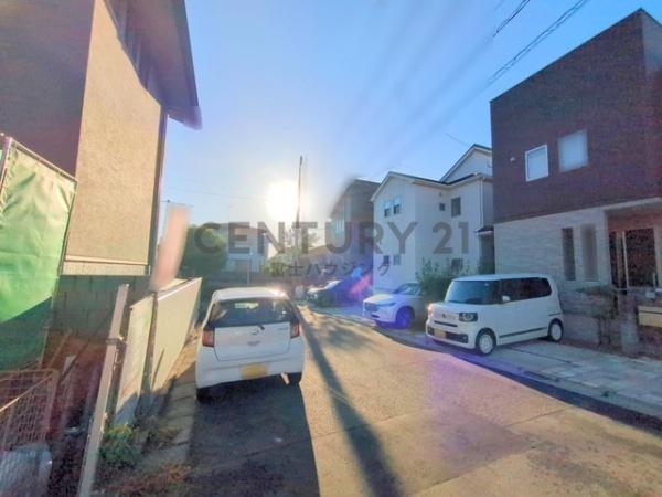 �_�ސ쌧����s�ΐ�̐V�z��ˌ��Ă̑O�ʓ��H�܂ތ��n�ʐ^