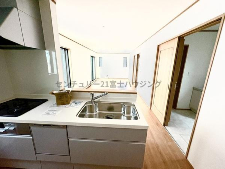 �_�ސ쌧������s���C�ݓ�4���ڂ̐V�z��ˌ��ẴL�b�`��