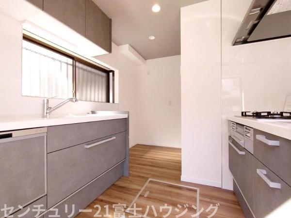 �_�ސ쌧����s�勘3���ڂ̒��È�ˌ��ẴL�b�`��