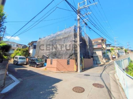 �_�ސ쌧����s�勘3���ڂ̒��È�ˌ��Ă̑O�ʓ��H�܂ތ��n�ʐ^